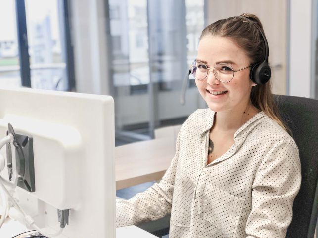 Servicemitarbeiterin von LogoEnergie